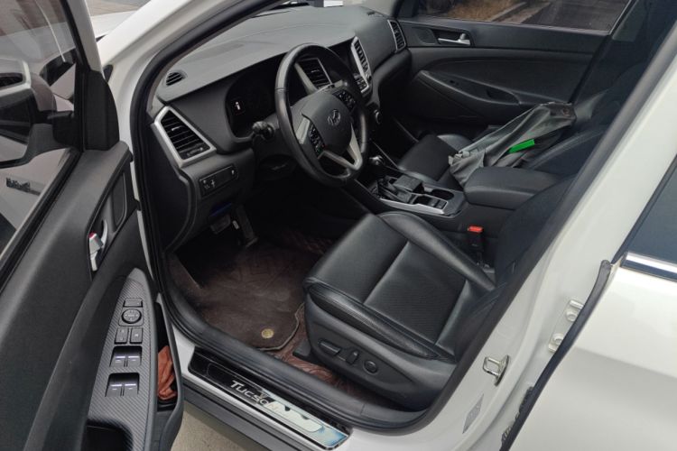 Used Hyundai Tucson 2018 1.6T Dual-Clutch Two-Wheel Drive 15th Anniversary Special Edition
