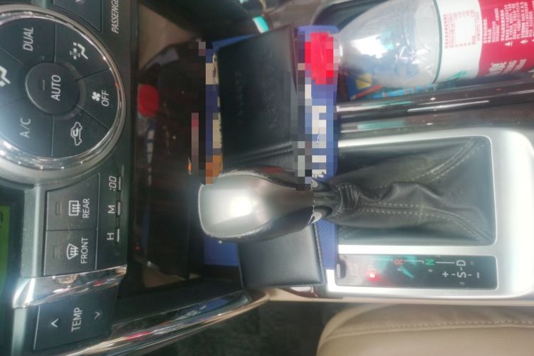 Used Toyota Reiz 2013 2.5V Elite Edition Gear Lever