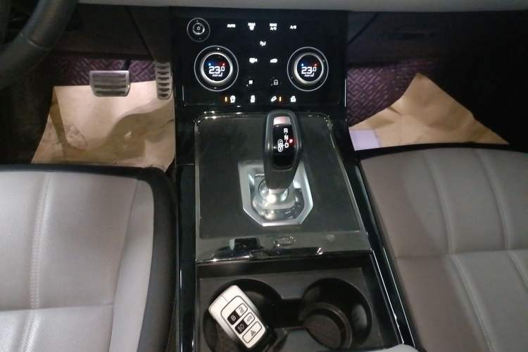 Used Land Rover Range Rover Evoque 2020 249 PS R-DYNAMIC S Sport Edition