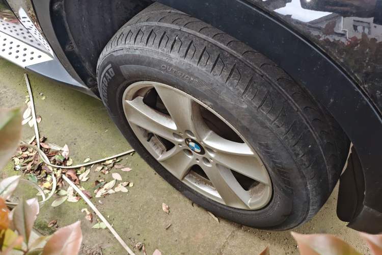 Used BMW X5 2013 xDrive35i Leading Model Right Front Wheel Hub