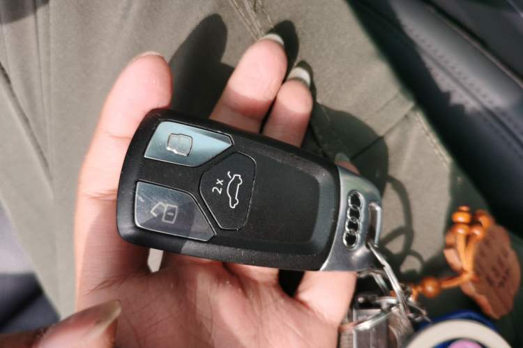 Used Audi A4L 2019 40 TFSI Fashion Edition China VI Emission Standard
