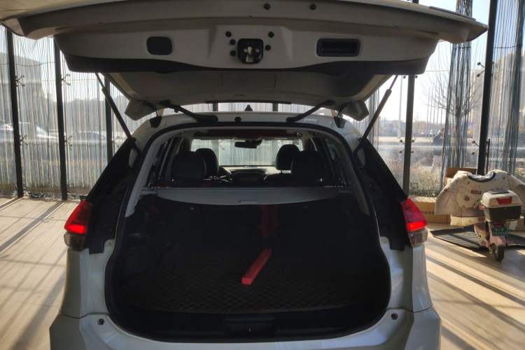 Used Nissan X-Trail 2019 2.0L CVT Smart Connect Comfort Edition 2WD Trunk