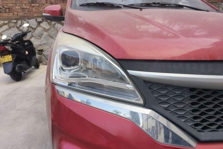 Used HYOSOW H3 2015 1.5L manual luxury version