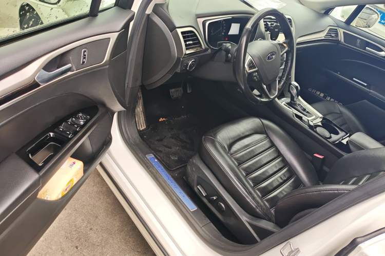 Used Ford Mondeo 2013 2.0L GTDi 200 Luxury Model
