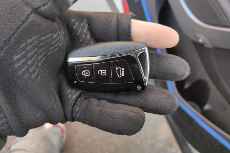 Used Hyundai Santa Fe 2013 2.4L Automatic 4x4 Prestige Edition