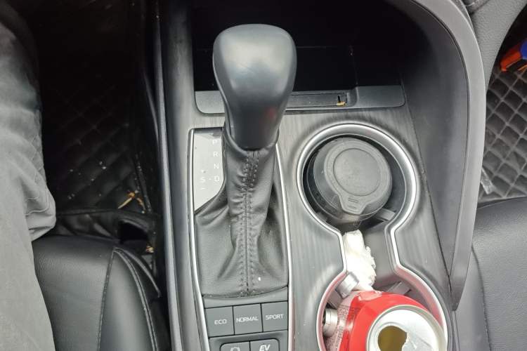 Used Toyota Camry 2021 Dual-Motor 2.5 HGVP Leading Edition Gear Lever