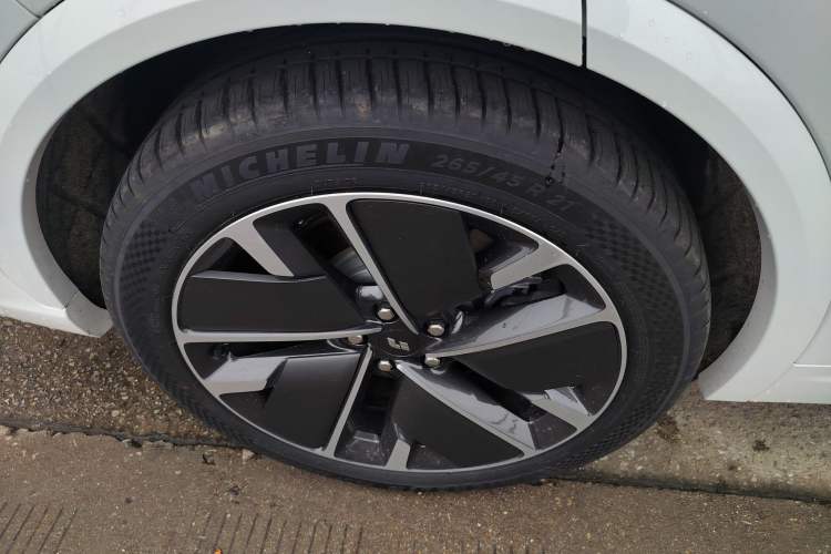 Used Li Auto L7 2024 Ultra Model Right Rear Wheel Hub