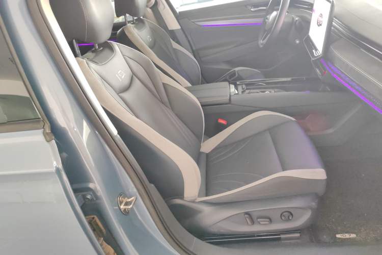 Used Volkswagen ID.7 VIZZION 2024 PRO Model Right Front Seat