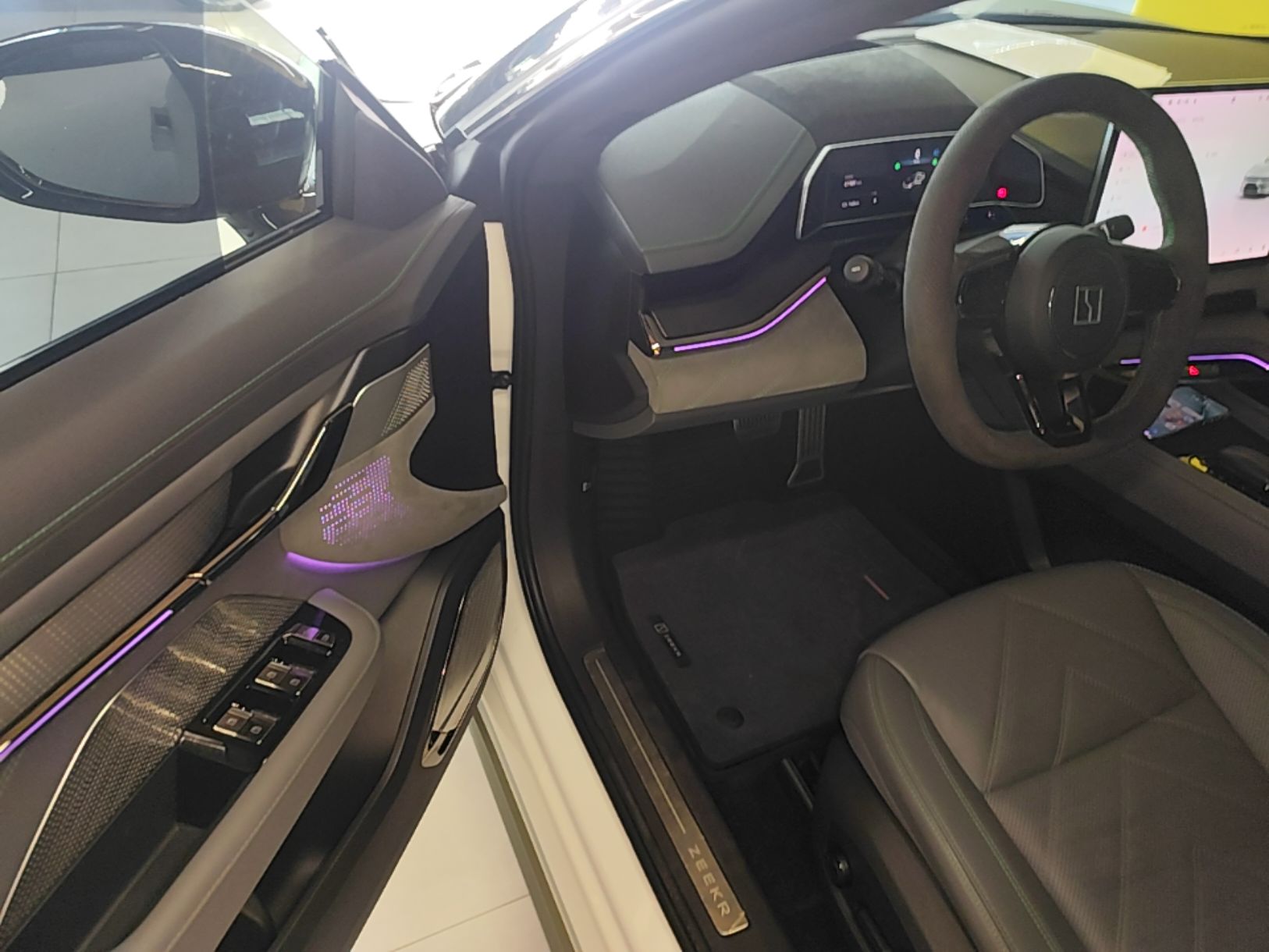 Zeekr 001 2023 WE Edition 86 kWh — снимка 18