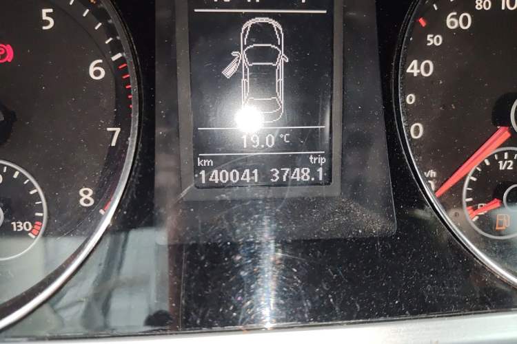 Used Volkswagen Magotan 2016 1.8TSI Smart Enjoyment Leading Model Odometer Close Up