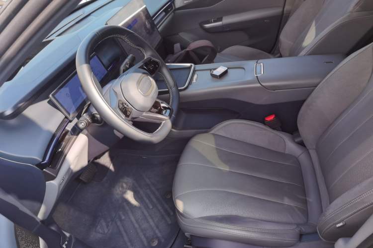 Used Lynk & Co 07 2024 EM-P 126 Long-Range Ultra
