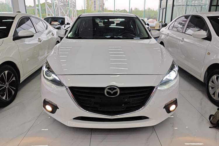 Used Mazda 3 Axela 2016 Sedan 1.5L Automatic Luxury Model Front