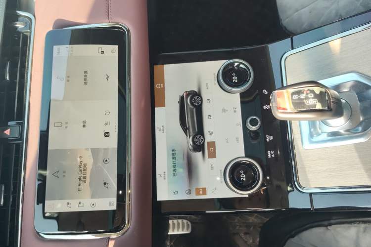 Used Land Rover Range Evoque 2022 Aurora L 249 PS R-Dynamic Luxury Edition
