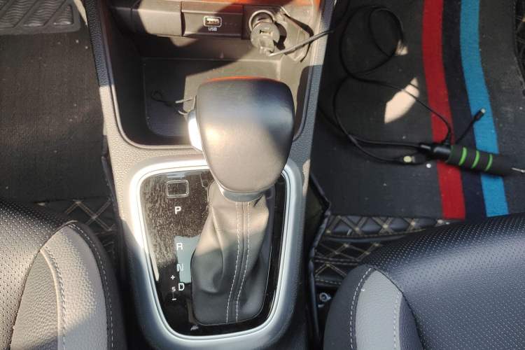 Used Kia kx1 Stonic 2021 1.4L CVT Fun & Sunroof Model