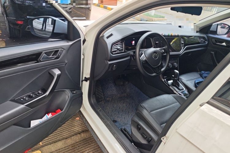 Used Volkswagen T-ROC 2022 280TSI DSG Two-Wheel Drive Comfort PLUS Driver Seat