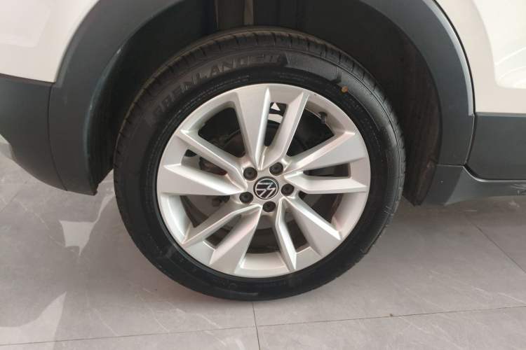 Used Volkswagen T-Cross 2022 1.5L Automatic Comfort Edition Right Rear Wheel Hub