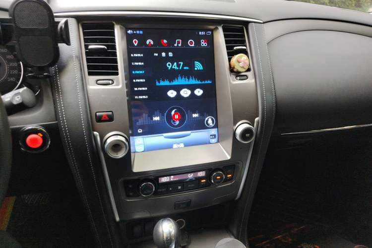 Used Nissan Patrol 2018 4.0L LinkedIn Edition Audio And AC Panel