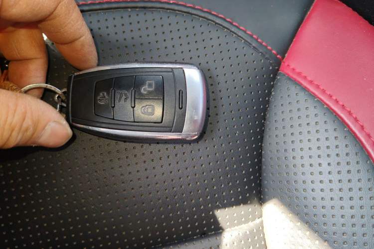 Used BAIC Off-Road BJ40 2019 2.3T Automatic Four-Wheel Drive Urban Hunter Edition Premium Model China VI Emission Standard