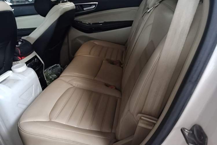 Used Ford Edge 2015 2.0T GTDi 4x4 High-Grade Model
