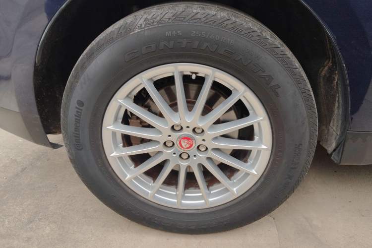 Used Jaguar F-PACE 2016 2.0T Two-Wheel Drive Urban Luxury Edition
