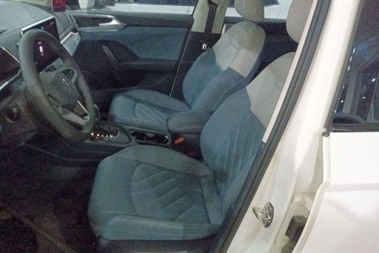 Used Volkswagen Tharu 2024 300TSI Two-Wheel-Drive Moon Luxury Edition