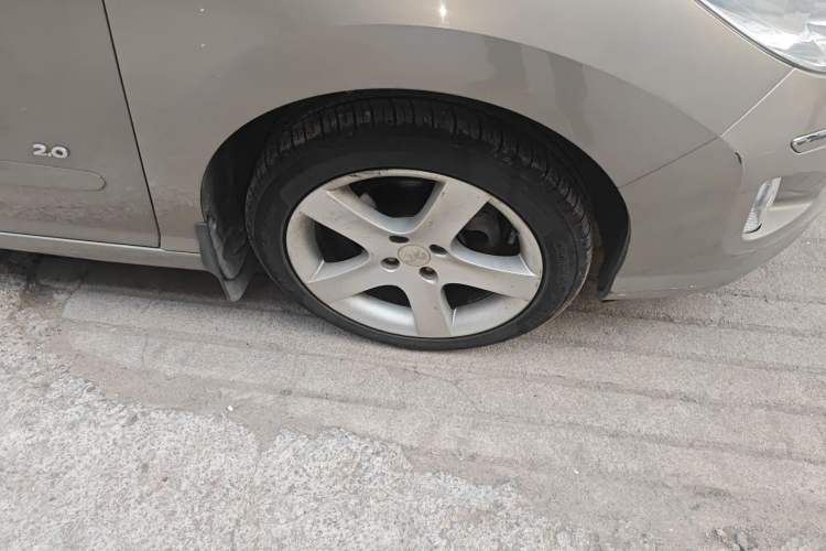 Used Peugeot 408 2013 2.0L Automatic Comfort Edition Right Front Wheel Hub