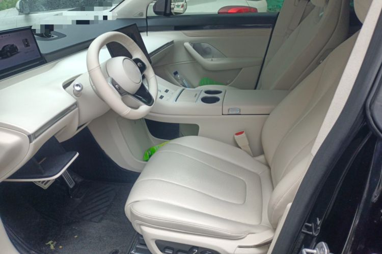 Used Hima Luxeed R7 2024 All-Electric 802 km Max Left Front Seat