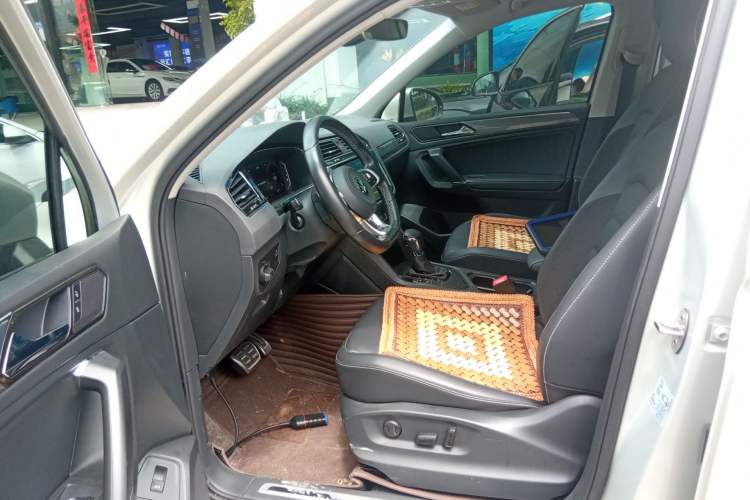 Used Volkswagen Tiguan L 2021 330TSI Automatic Two-Wheel Drive R-Line Enhanced Edition Driver Seat