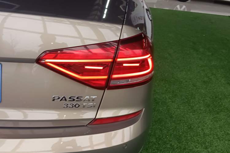 Used Volkswagen Passat 2016 330TSI DSG Luxury Edition