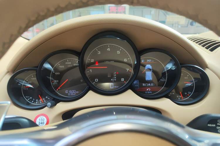 Used Porsche Cayenne 2014 Cayenne Platinum Edition 3.0T Instrument Cluster