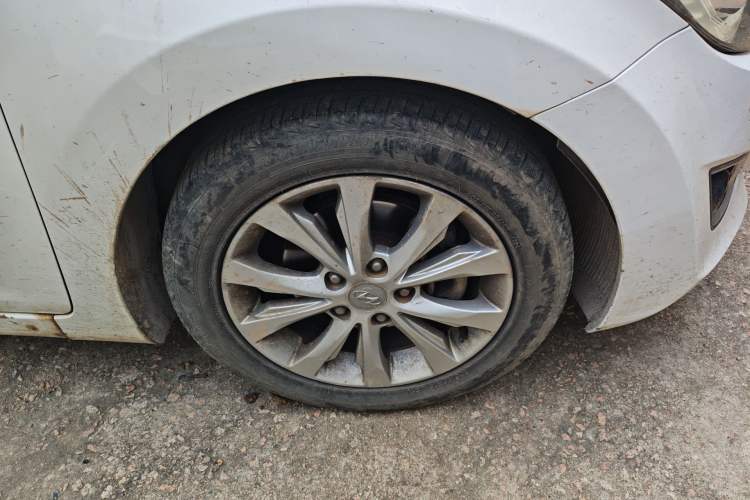 Used Hyundai Elantra (5th Generation / Langdong) 2016 1.6L Automatic Prestige Model Right Front Wheel Hub