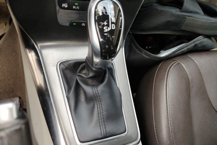 Used Volvo V40 2014 2.0T Zhiya Edition