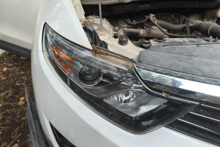 Used Soueast DX7 2018 1.5T Automatic Luxury Model Right Front Headlight