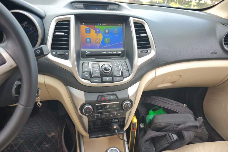 Used CHANGAN Eado 2015 1.6L Manual Luxury Model China V Standard Audio And AC Panel