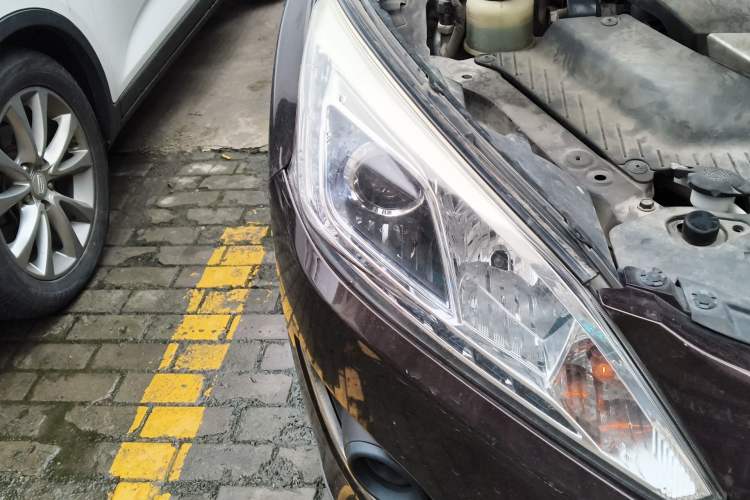 Used Luxgen U6 SUV 2014 1.8T Fashion Edition Right Front Headlight