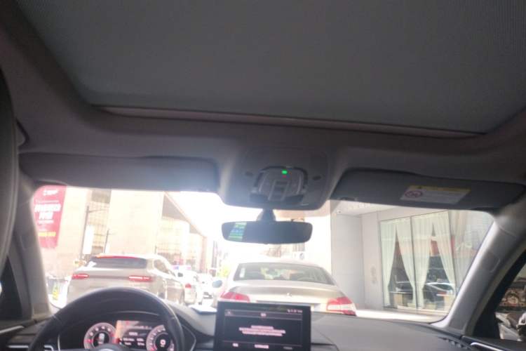 Used Audi A4L 2022 40 TFSI Luxury Dynamic Model Headliner