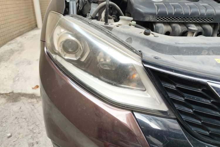 Used Nissan Tiida 2016 1.6L CVT ZhiZun Edition Right Front Headlight