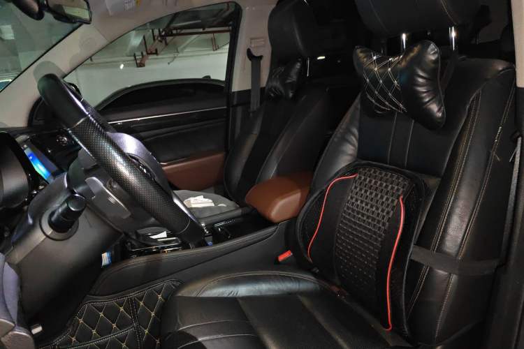 Used GAC Trumpchi GS7 2017 320T Two-Wheel-Drive Luxury Smart Connectivity Model
