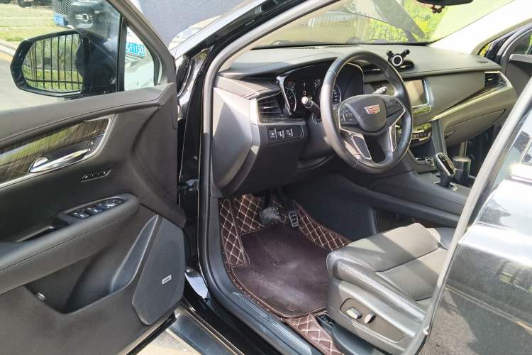 Used Cadillac XT5 2018 25T Luxury Model
