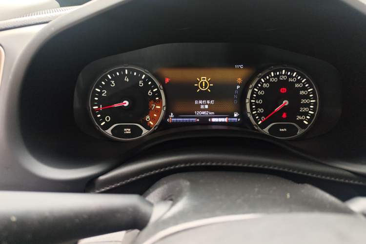 Used Jeep Renegade 2016 1.4T Automatic Smart Edition Odometer Close Up