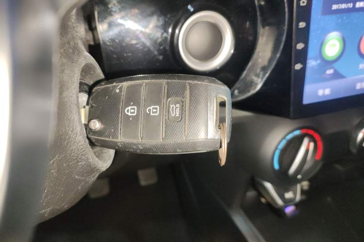 Used Kia KX Cross 2017 1.4L MT GLS