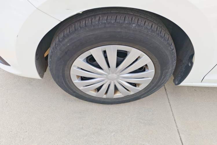 Used Volkswagen Santana 2016 1.4L Manual Fashion Edition Left Front Wheel Hub