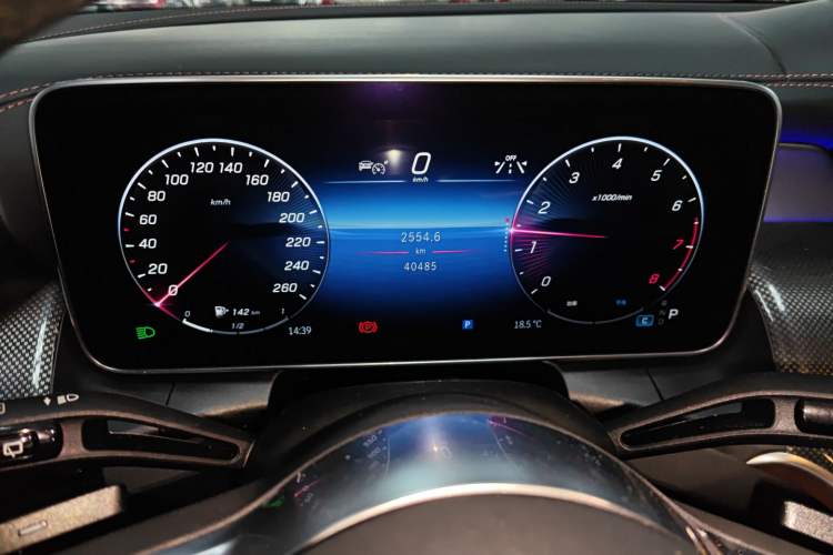 Used Mercedes-Benz GLC 2023 Facelift GLC 260 L 4MATIC Dynamic Version 5 Seats Instrument Cluster