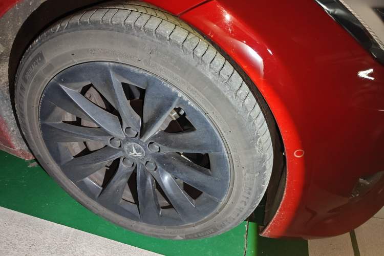 Used Tesla Model S 2017 S 75D Standard Range Edition Right Front Wheel Hub