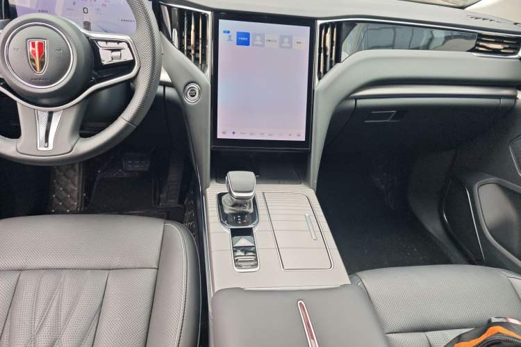 Used Hongqi HS7 PHEV 2024 2.0T PHEV Four-Wheel Drive Flagship Edition 6 Seats Audio And AC Panel