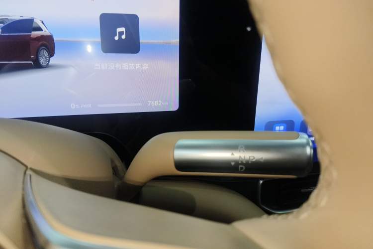 Used Hima AITO M9 2025 Extended-Range Ultra Version 52 kWh 6-Seater
