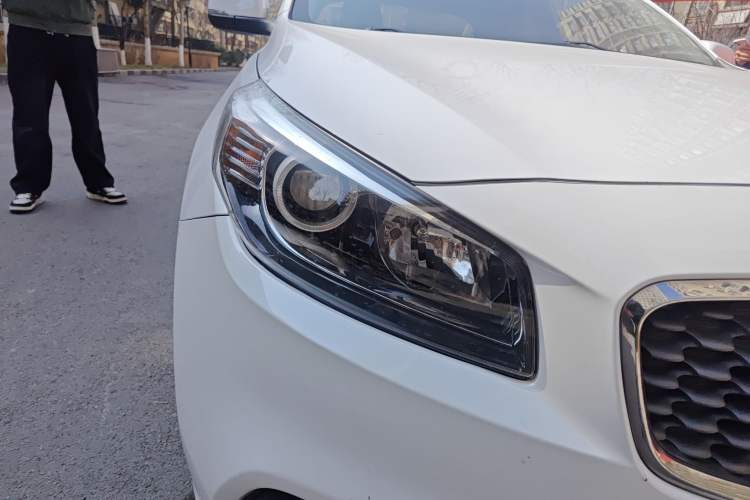 Used Kia K4 2014 1.8L Automatic GL Right Front Headlight