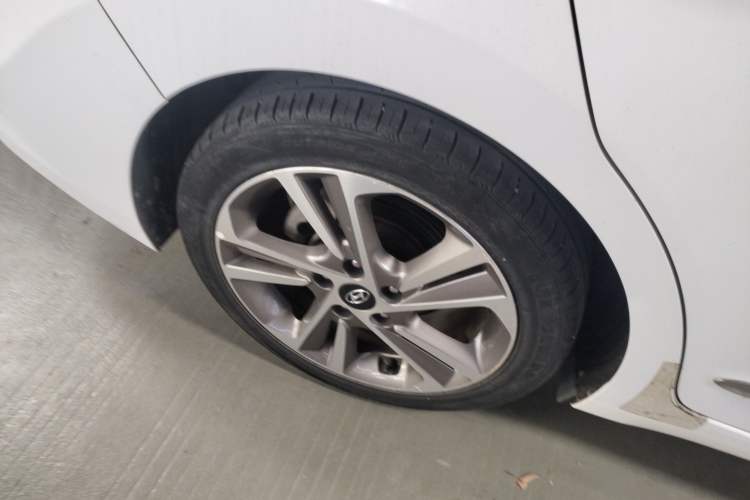 Used Hyundai Elantra (6th Generation / Lingdong) 2016 1.6L Automatic ZhiXuan – Elite Version Exterior 5