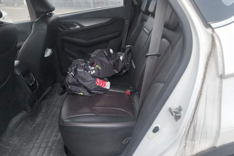 Used Baojun 560 2015 1.8L manual luxury version