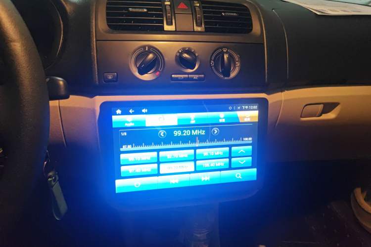 Used Skoda Fabia 2012 1.4L Manual Crystal Edition Audio And AC Panel